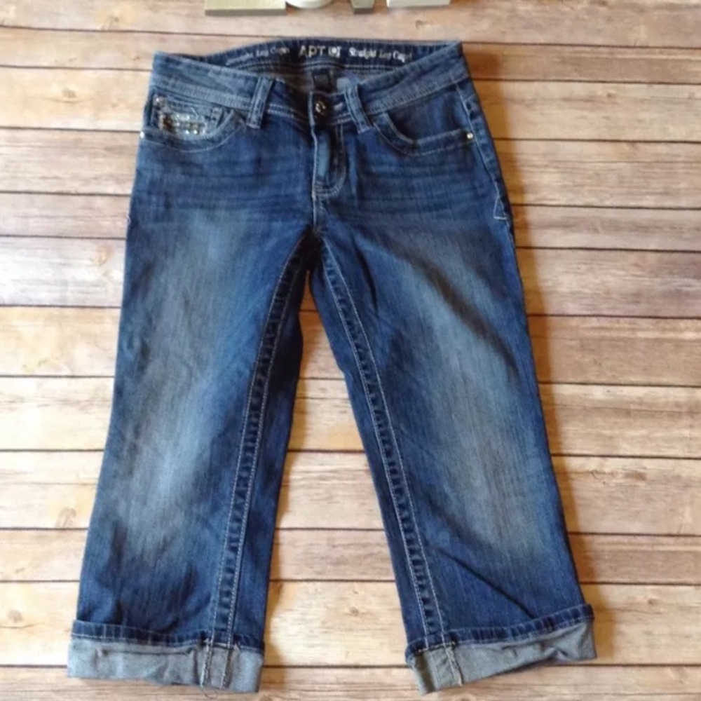 Apt. 9 size 2 petite straight leg jean capris